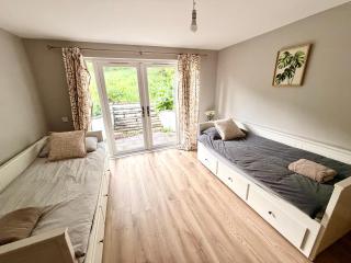 Auchnacree Luxury Villa - Hillend Edinburgh - SuperFast WiFi - 4