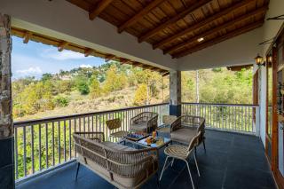 SaffronStays Brookside Estate - 5