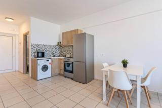 Azure Seaside Apts - 3