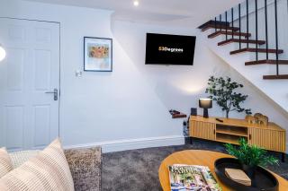 Stylish Bolton Apartment by 53 Degrees Property, Sleeps 6, Perfect for Work & Leisure - 6