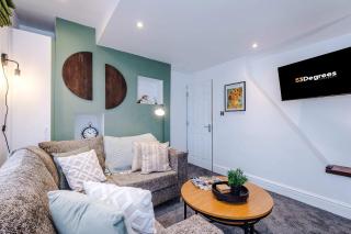 Stylish Bolton Apartment by 53 Degrees Property, Sleeps 6, Perfect for Work & Leisure - 0