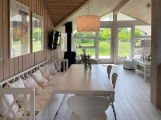 Bright And Open Summer House By The North Sea - 4