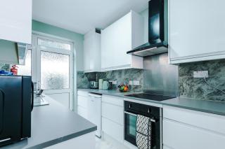 Stunning Riverside Home in Chester by 53 Degrees Property with Parking - 3