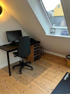 Townhouse With Private Courtyard In Frederiksberg - 1