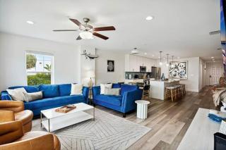 Bright & Beachy Luxury Condo - 0