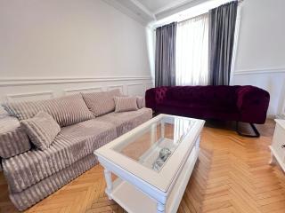 Mihai Viteazu Central - 1