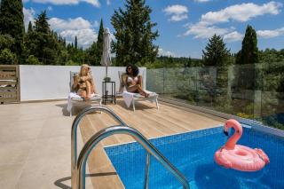 Giardinia Holiday Homes with Private Pool - 8