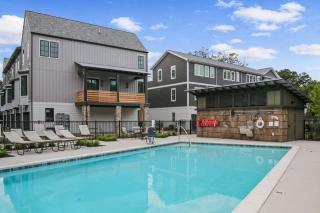 Brand New with Pool Access - 0