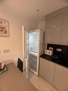 Cosy 3 Double Bed, Family Home in the Heart of Reading Near Train, Parks, Shops & Thames - 8