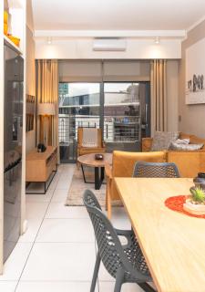 Menlyn Maine Luxury Apartment - 0