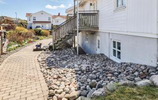 Lovely Apartment In Skärhamn With Wifi - 1