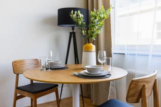 Contemporary Designed Apartment, Central Location - 3