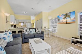 Capri Condo D - 5