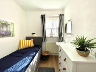 Holiday home Zeeroos - 4