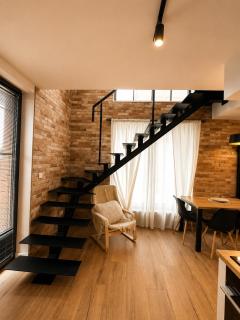 Downtown Garden Loft - 4