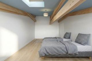 HousePark Duras 45 personnes Padel 2 piscines intext vue sur les Pyr - 8
