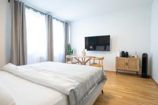 Brand new! Selfcheck-in, King size bed, free Wi-Fi - 1