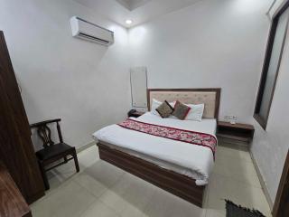 Townhouse Swarn Mandir Formerly Nirvana Grand - 5