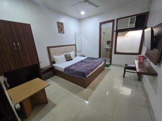 Townhouse Swarn Mandir Formerly Nirvana Grand - 9