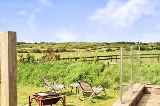Romantic Hot Tub Lodge Stunning Views - 3