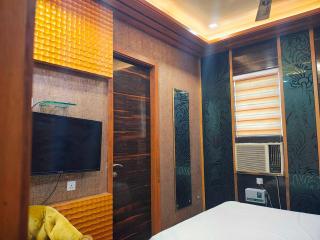Hotel Shiv Grand - 6