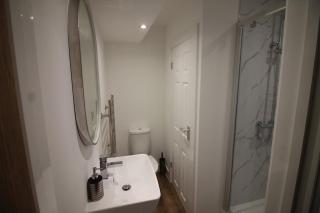 Modern Executive Suite - North Leeds - 4
