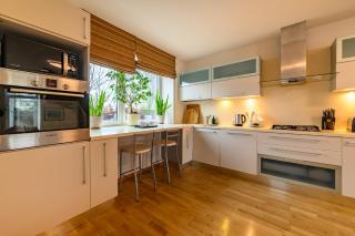 Entire House - Garden, BBQ, Fireplace, 8 Guests , 10 min Beach, Parking - 6