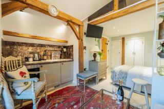 Bramble Bank 'CartShed'-1 Bed Cottage-Sleeps 2 - 3