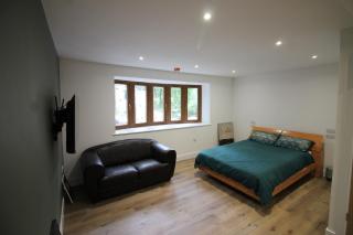Modern Executive Suite - North Leeds - 2