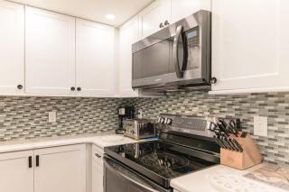 Sea Colony oceanfront penthouse with basketball court hot tub pool tennis & more - 3