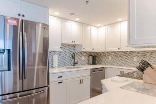 Sea Colony oceanfront penthouse with basketball court hot tub pool tennis & more - 1