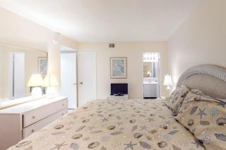 Sea Colony 7th floor condo with ocean veiw pool basketball court & gym - 1