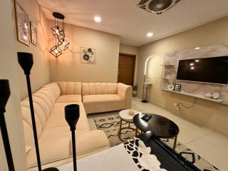 Homies Ivory 1 BHK Rooftop Pool - 4