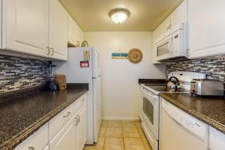 Sea Colony Ocean 5th floor condo with pool balcony & gym - 4