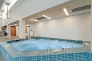 Sea Colony Ocean 8th floor condo with free WiFi shared sauna & tennis court - 8