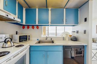 Sea Colony 7th floor condo with elevator shared sauna balcony & ocean view - 1