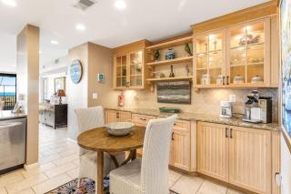 Sea Colony Ocean 1st floor condo with access to pool & tennis court balcony - 1