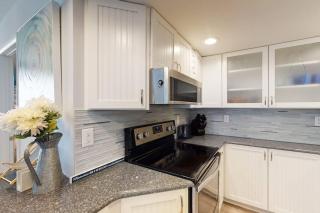 Sea Colony Ocean 2nd floor condo with shared sauna gym & pool - 2