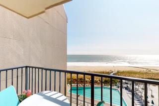 Sea Colony Ocean 7th floor condo with pool shared sauna & gym - 9