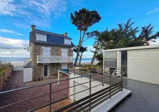 Maison sur la digue avec vue exceptionnelle sur la mer - 0