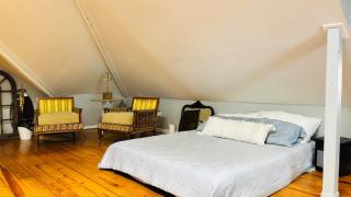 Charming BOHO Loft Retreat with King and Queen Bed - 4