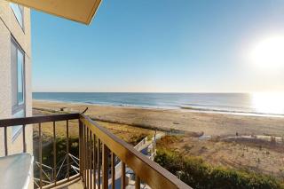 Sea Colony Ocean 5th floor condo with balcony shared sauna & pool - 9
