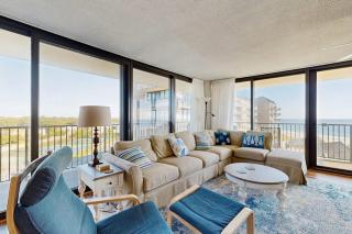Sea Colony oceanfront condo with pool hot tub sauna basketball elevator - 0