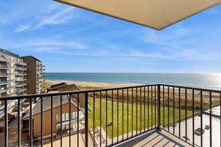 Sea Colony oceanfront condo with pool hot tub sauna basketball elevator - 9