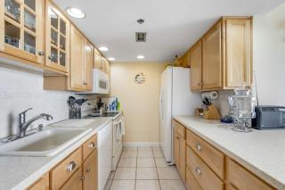 Sea Colony Ocean 9th floor condo with gym elevator & shared sauna - 1