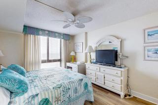 Sea Colony oceanfront condo with pools hot tub sauna balcony & pickleball - 1
