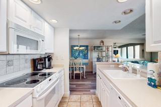 Sea Colony oceanfront condo with pools hot tub sauna balcony & pickleball - 2