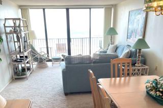 Sea Colony 7th floor condo with elevator shared sauna & ocean view - 7