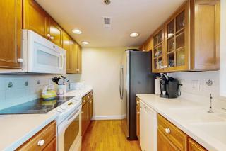 Sea Colony Ocean 9th floor condo with elevator basketball court & free WiFi - 4