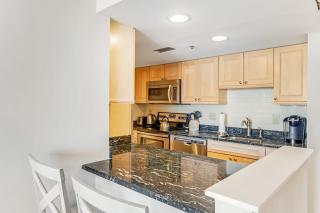 Sea Colony Ocean 4th floor condo with free WiFi balcony & pool - 2